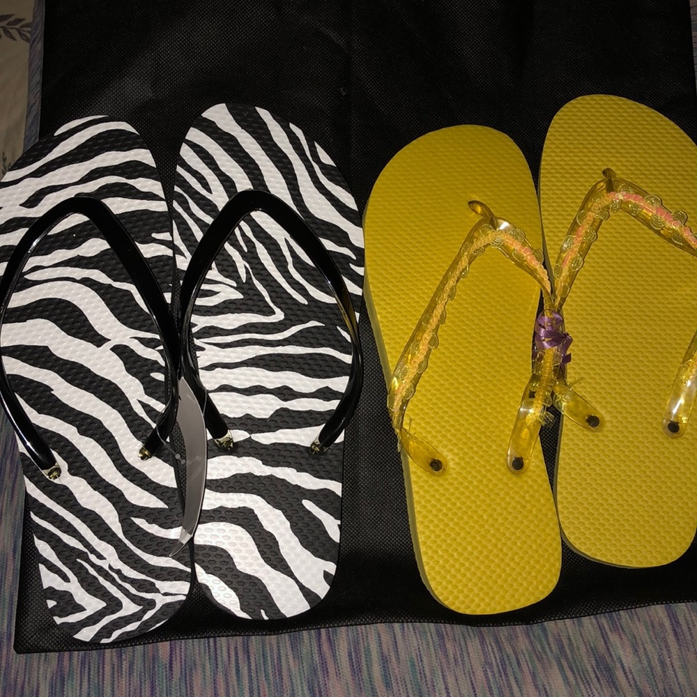 2 pair of flip flops NWT
